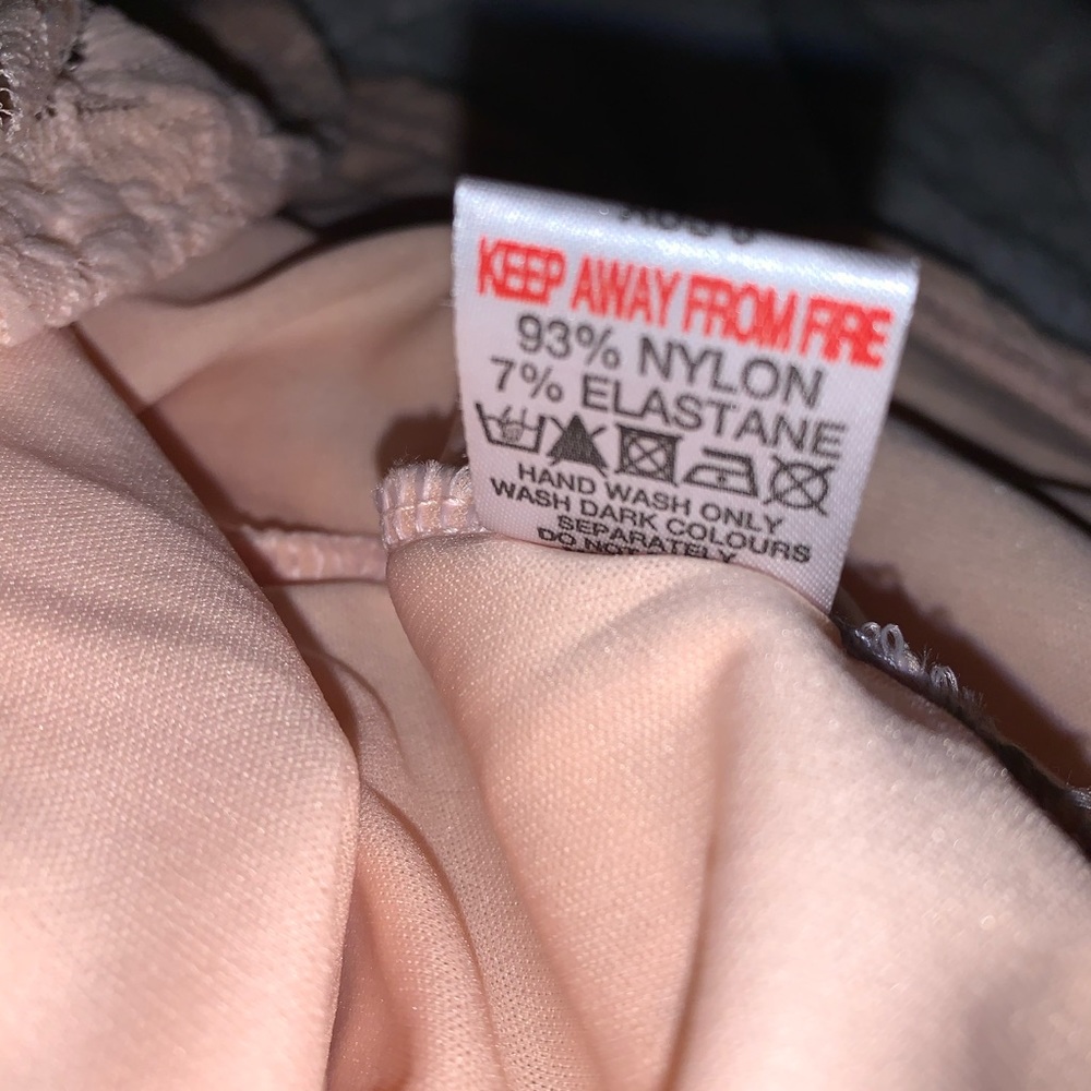 🌷MISGUIDED NUDE DRESS🌷 - Picture 4 of 7